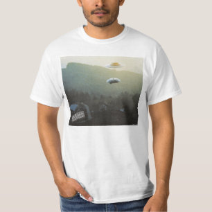 2 ufo's T-Shirt