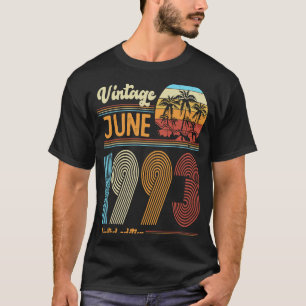 30 Years Old Birthday Vintage June 1993 Women Men T-Shirt