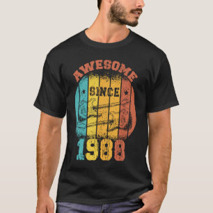 35th Birthday Vintage 1988 Retro 35 Years old Guit T-Shirt