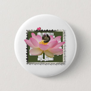 3D Framed Adorable Baby Squirrel On Flower 6 Cm Round Badge