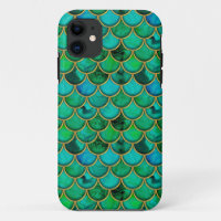 3d green scales with gold
