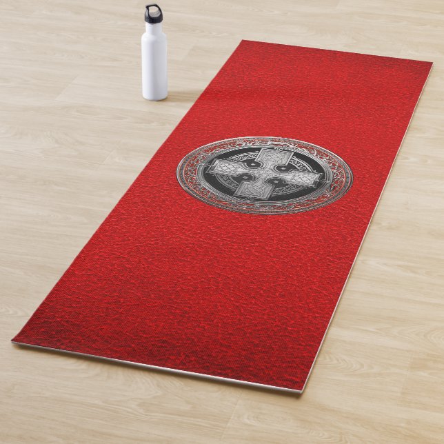 [400] Ancient Celtic Sacred Silver Knot Cross Yoga Mat (In Situ)