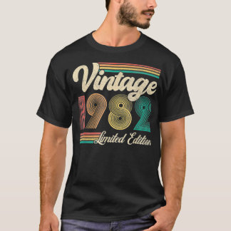40 Year Old Gifts Born In 1982 Vintage 40th Birthd T-Shirt