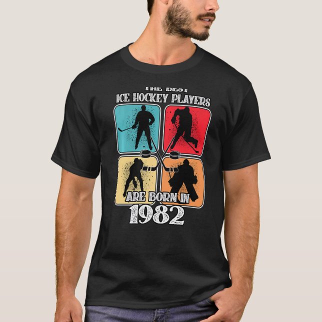 40 Year Old Ice Hockey Player 1982 40th Birthday V T-Shirt (Front)