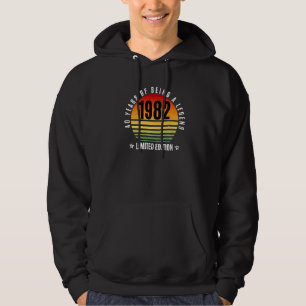 40 Year Old Retro 1982 40th Birthday Hoodie