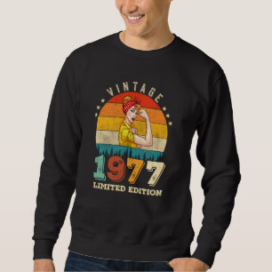 45 Year Old 1977 Vintage 45th Birthday Gifts women Sweatshirt