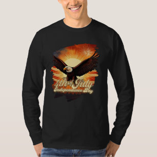 4th of July – Majestic Eagle & Fireworks Tribute🦅 T-Shirt