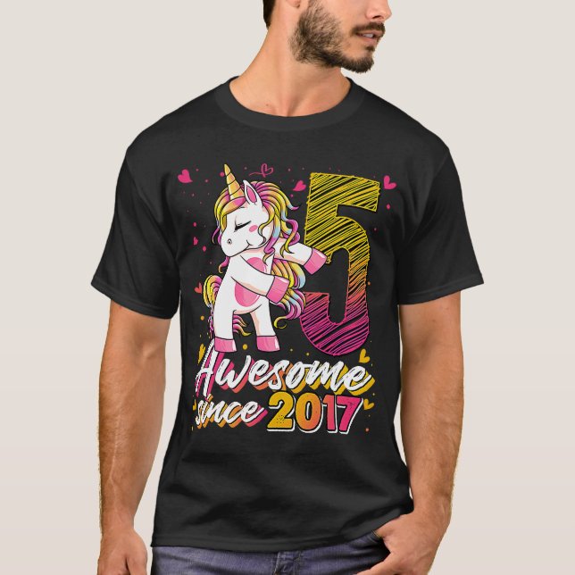 5 Years Old  Unicorn Flossing 5th Birthday Girl Un T-Shirt (Front)