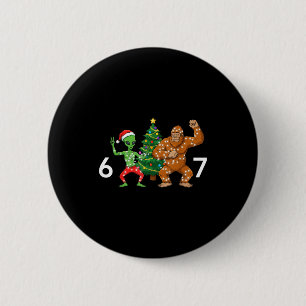 6 7 Meme Christmas Alien Sasquatch Six Seven Fun  6 Cm Round Badge