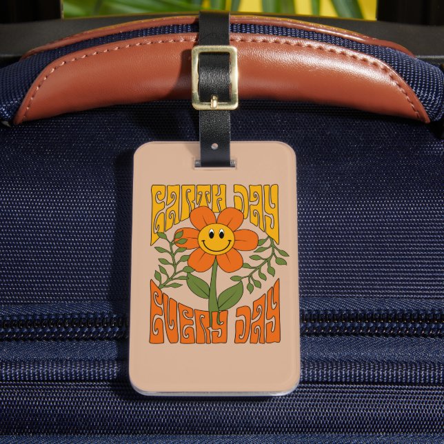 70's Retro Smiling Daisy Flower Luggage Tag (Front Insitu 2)