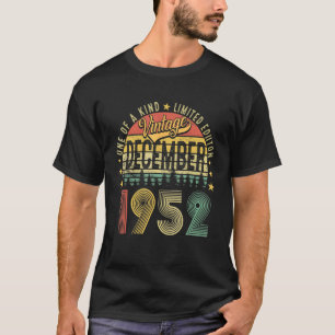 70th Birthday Vintage December 1952 70 Years Old R T-Shirt