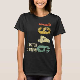 77 Years Old 1946 Retro 77th Birthday T-Shirt