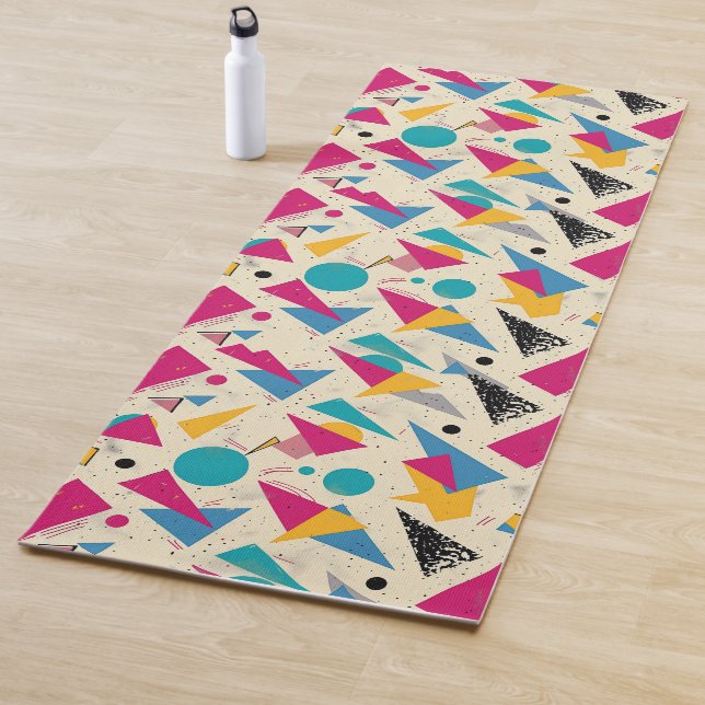 80s Geometric Pattern Yoga Mat (In Situ)