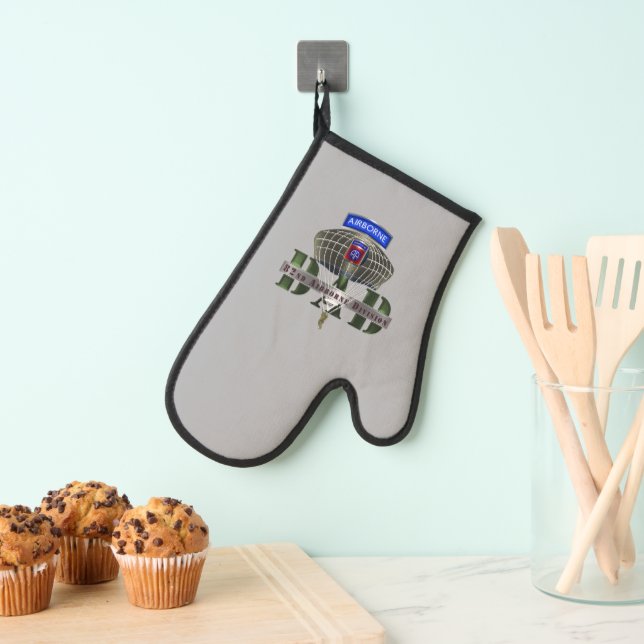 82nd Airborne Division DAD Oven Mitt (Insitu(Hanging))