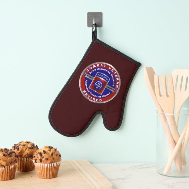 82nd Airborne Division Retired Veteran Oven Mitt (Insitu(Hanging))