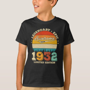 90 Year Old Awesome Since 1930 90th Birthday Gift T-Shirt