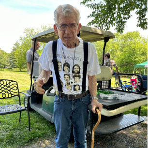 9 Photo Grandaddy or Grandma Gift Personalised T-Shirt