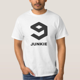 9gag junkie! When 9000 posts are not enough.. T-Shirt