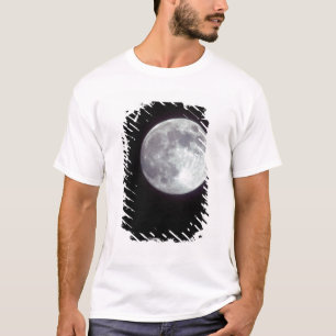 A bright full moon in a black night sky. T-Shirt