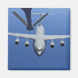 A C-17 Globemaster III approaches the boom Magnet