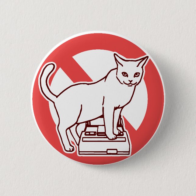 A cat resets a computer in Japan 6 Cm Round Badge (Front)