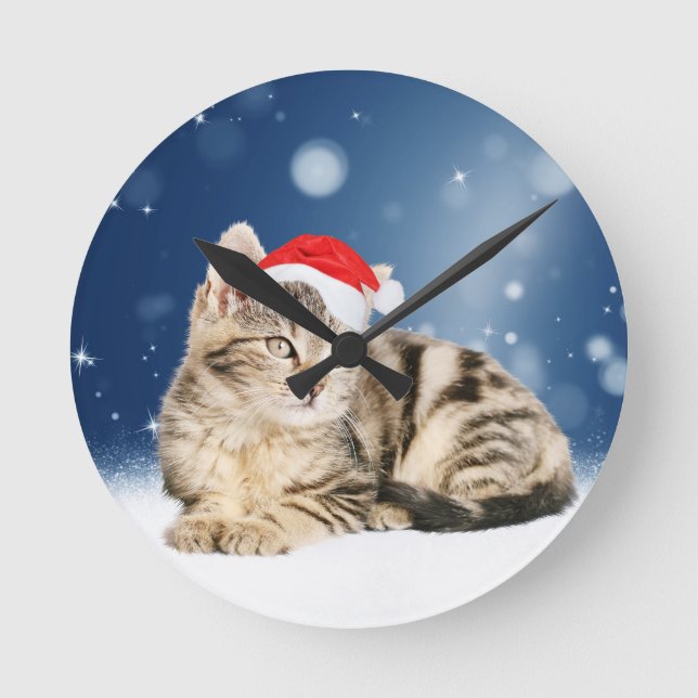 A Cute Cat wearing red Santa hat Christmas Snow Round Clock (Front)