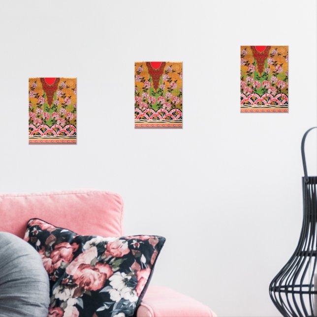 a design of a red and black wall hanging (Livingroom)