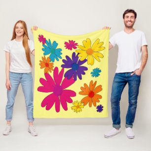 A floral bed of daisy flowers fleece blanket