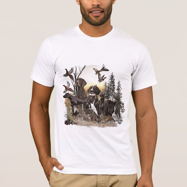 A German Shorthaired Pointer on point    T-Shirt (Front)