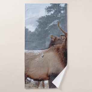 A GROUP OF DEERS BATH TOWEL