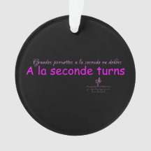 A La Seconde Turns Black and Pink Round