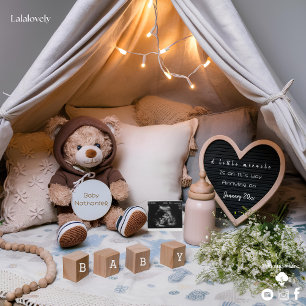 A little bear minimal pregnancy announcement 