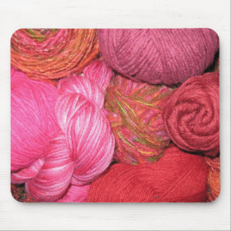 A Mano Yarn Centre: Mousepad (pinks)