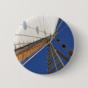 A Mast Of Perspective 6 Cm Round Badge