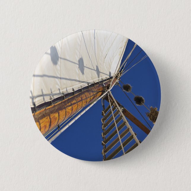 A Mast Of Perspective 6 Cm Round Badge (Front)