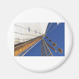 A Mast Of Perspective Magnet