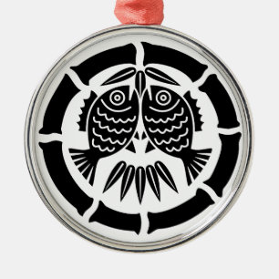 A sea bream B against the bamboo in the Hachibushi Metal Tree Decoration