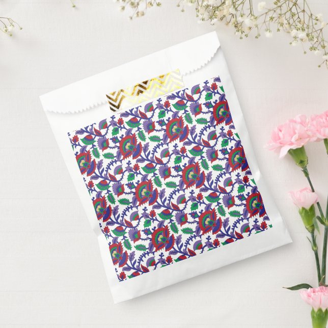 A seamless, symmetrical pattern featuring repeatin favour bag (Sealed)
