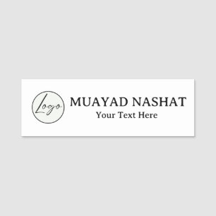 A simple custom business template in a modern name tag