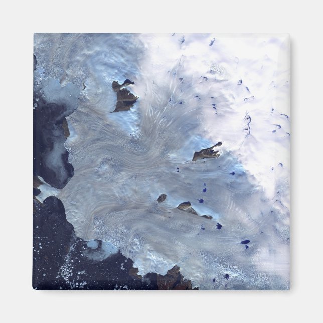 A small field of glaciers surrounds Baffin Bay Magnet (Front)