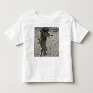 A soldier engages his target on a shooting rang toddler T-Shirt
