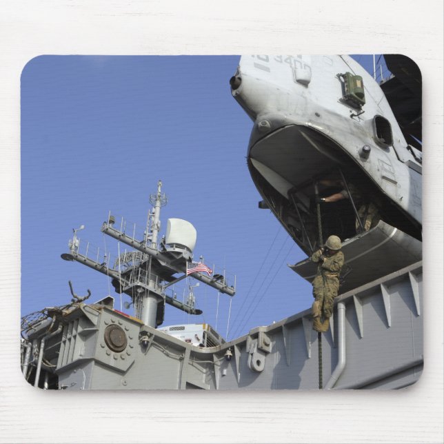 A soldier fast-ropes mouse pad (Front)