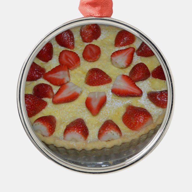A strawberry cake metal tree decoration (Front)