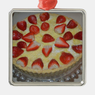 A strawberry cake metal tree decoration