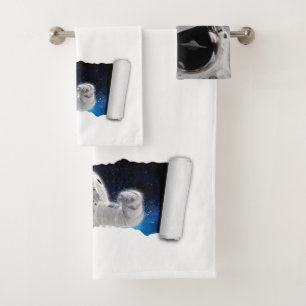 A Tear in Space - Astronaut Alien Encounter - Rip Bath Towel Set