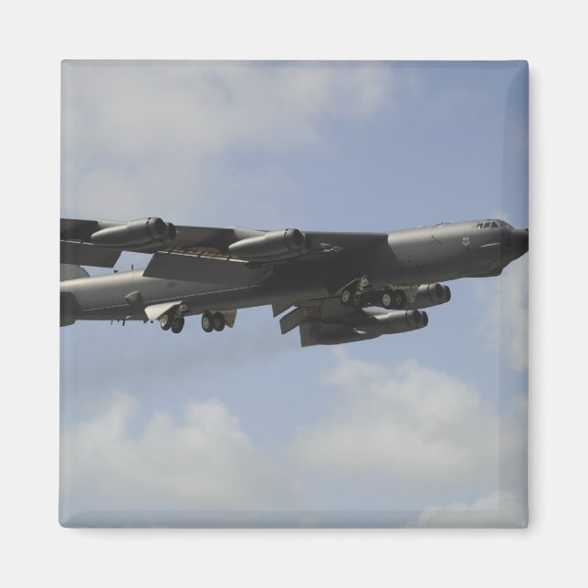 A US Air Force B-52 Stratofortress in flight Magnet (Front)