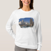 A view of Chicago's Navy Pier 2