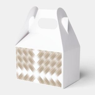 A white, equilateral triangle centred on a plain favour box