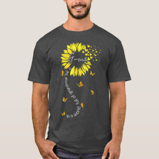 A World Full Of Grandmas Be A Gma Sunflower Mother T-Shirt