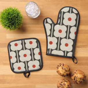 Abacus Flower Tomato Red Grid Pattern Oven Mitt & Pot Holder Set